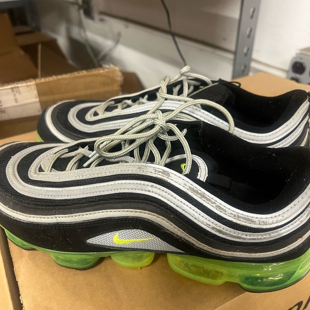 Used size 11 men’s Air Max